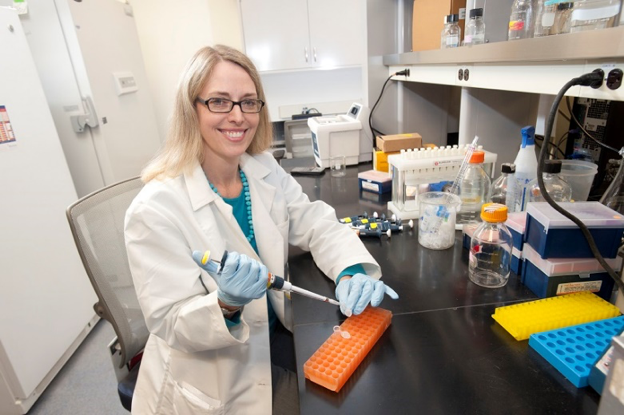 Larissa Cavallari, Pharm.D., an associate professor, led a team of UF Health researchers that presented findings at the American Heart Association’s Scientific Sessions that showed a genetic test can help reduce the risk of cardiovascular events by guiding antiplatelet drug therapy for some heart patients.